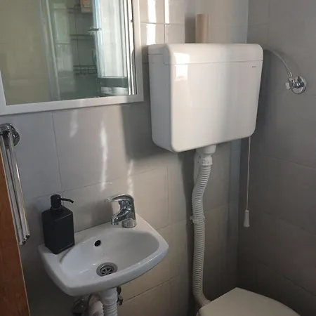 Kuca U Selu Sa Bilijar Salom Za Aktivan Odmor Mionica