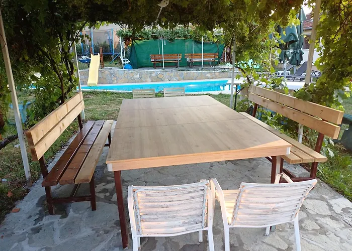 Kuca U Selu Sa Bilijar Salom Za Aktivan Odmor 度假居