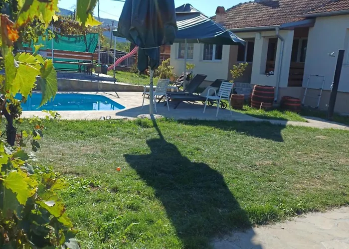 度假居 Kuca U Selu Sa Bilijar Salom Za Aktivan Odmor Mionica