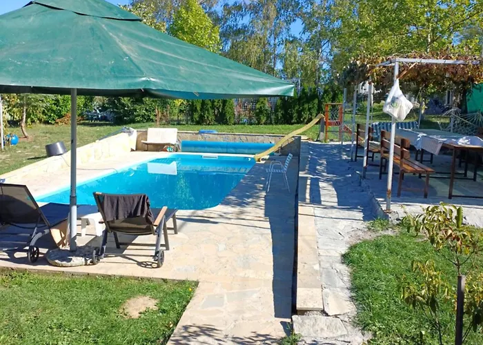 Kuca U Selu Sa Bilijar Salom Za Aktivan Odmor 度假居