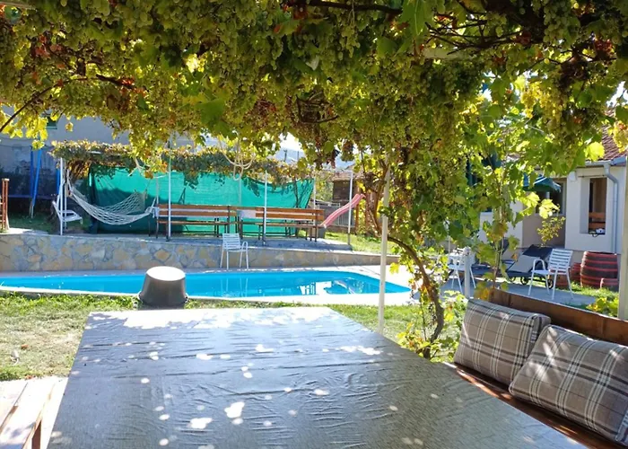 度假居 Kuca U Selu Sa Bilijar Salom Za Aktivan Odmor *